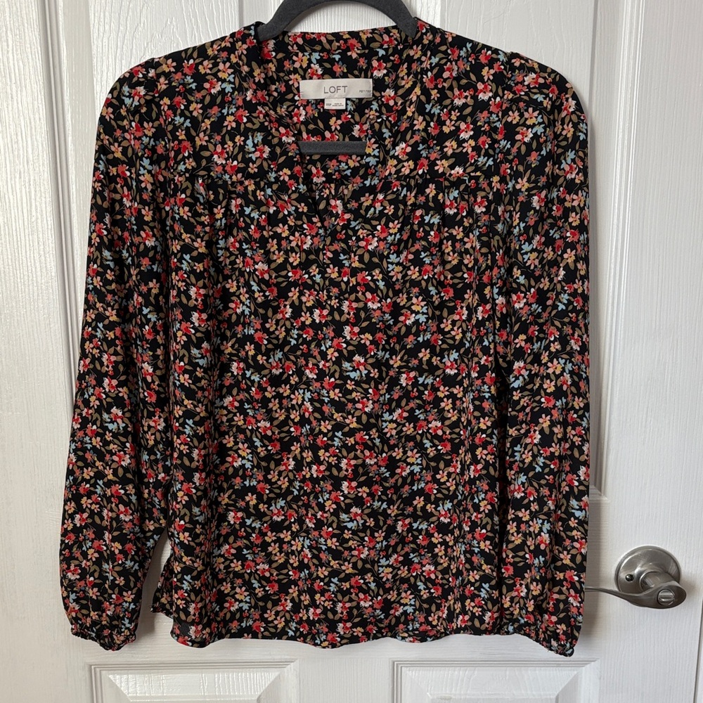 LOFT Women's Floral Blouse - Black with Red and Blue
